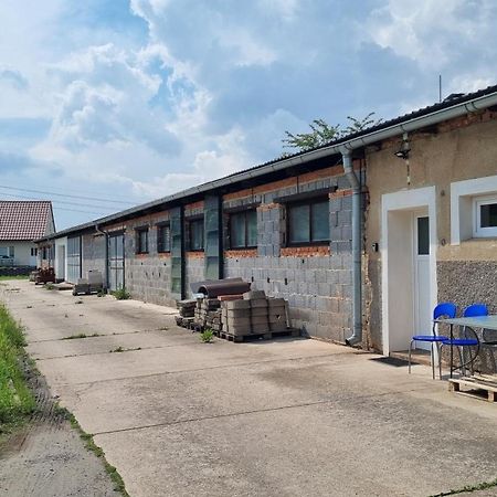 Apartmany Vinarstvi Klucov Lstibor Εξωτερικό φωτογραφία